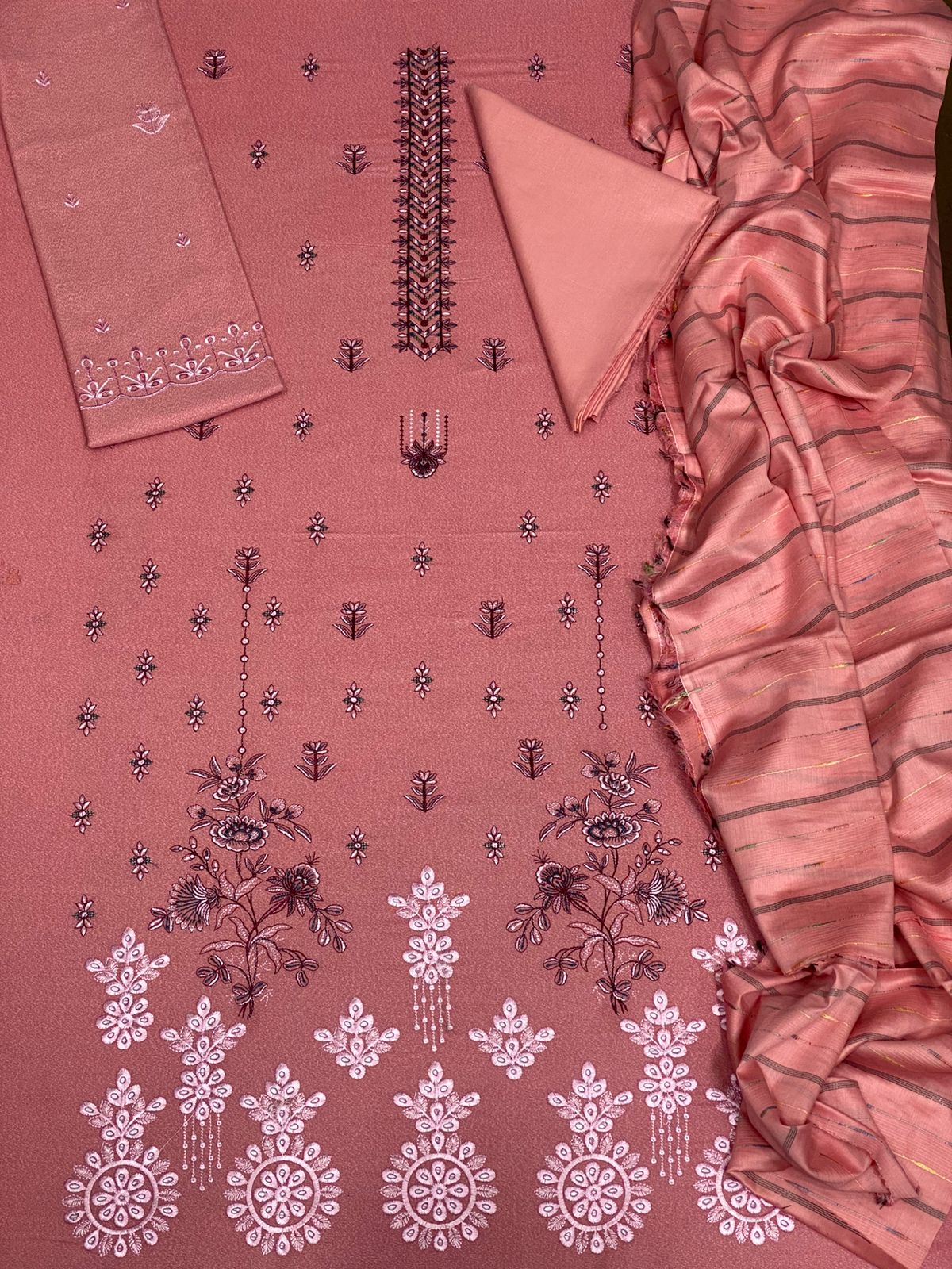 Bin Saeed Luxury Karandi 3Pc Embroidered Suit with Jacquard Dupatta – Blush Pink Design 01