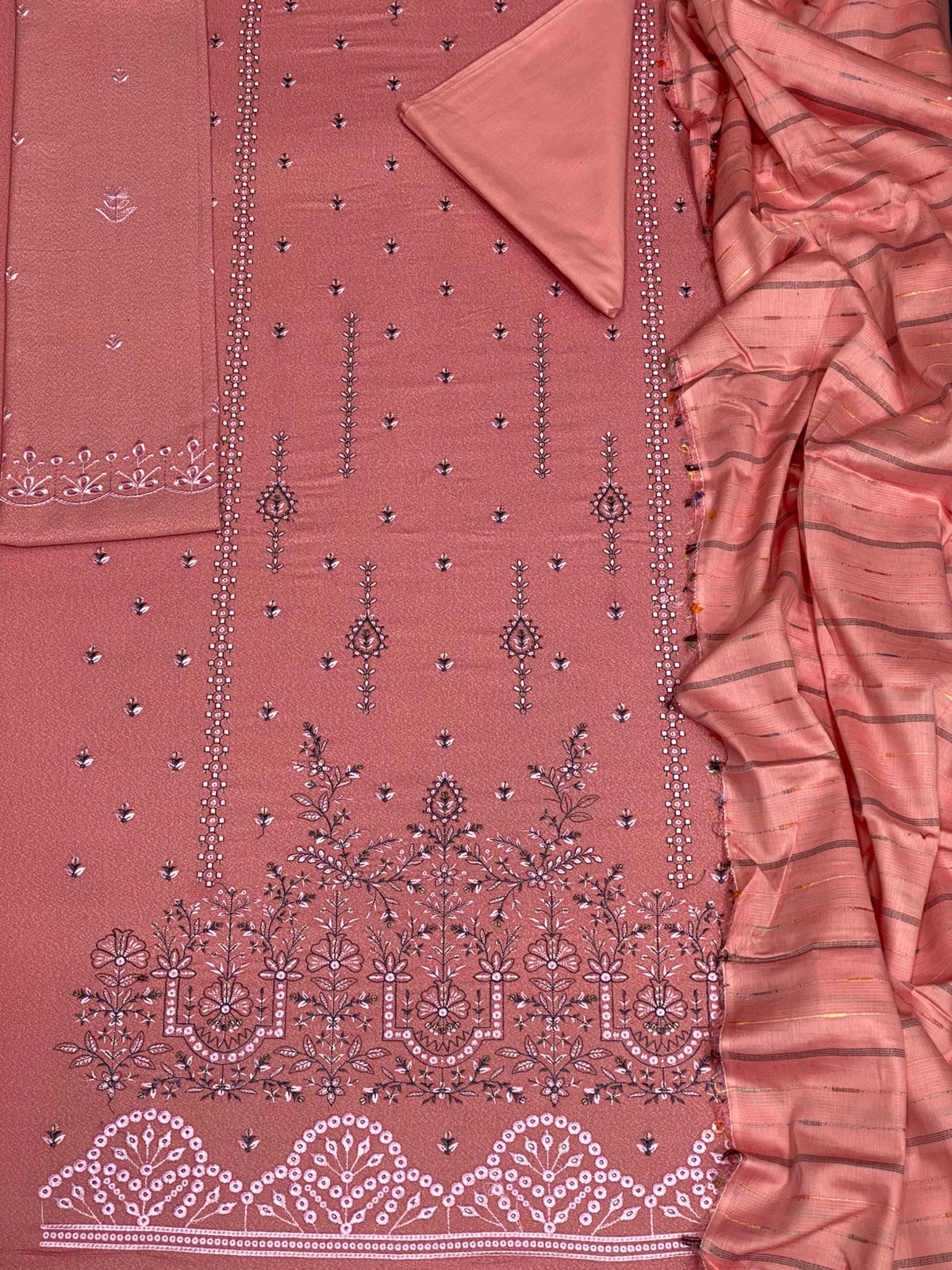 Bin Saeed Luxury Karandi 3Pc Embroidered Suit with Jacquard Dupatta – Blush Pink Design 02